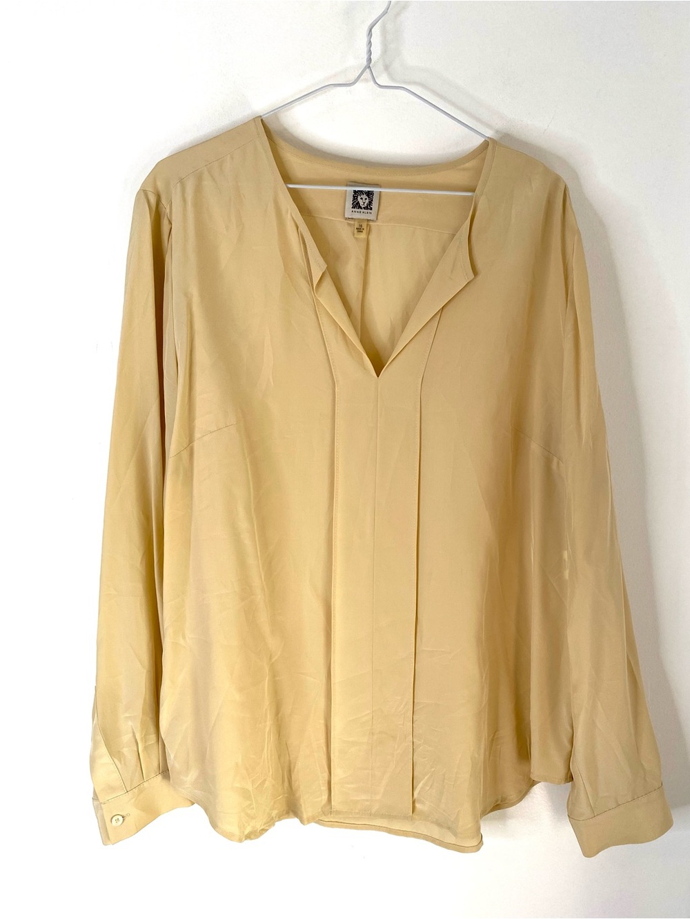 Anne Klein 100% Silk Gold Beige V Neck Long Sleeve Blouse Quiet Luxury